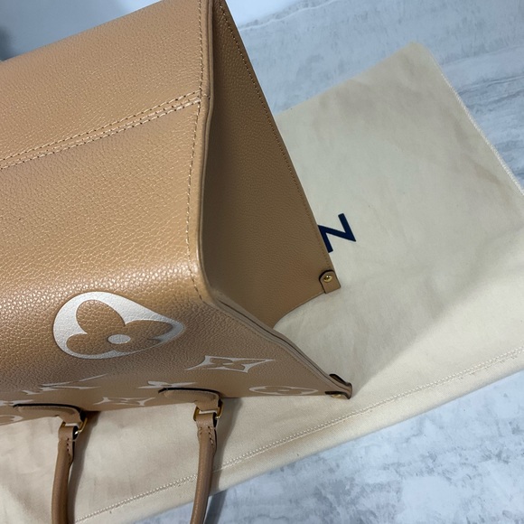 Sold Louis Vuitton OntheGo Mm Biicolor Arizona Beige - Picture 9 of 16